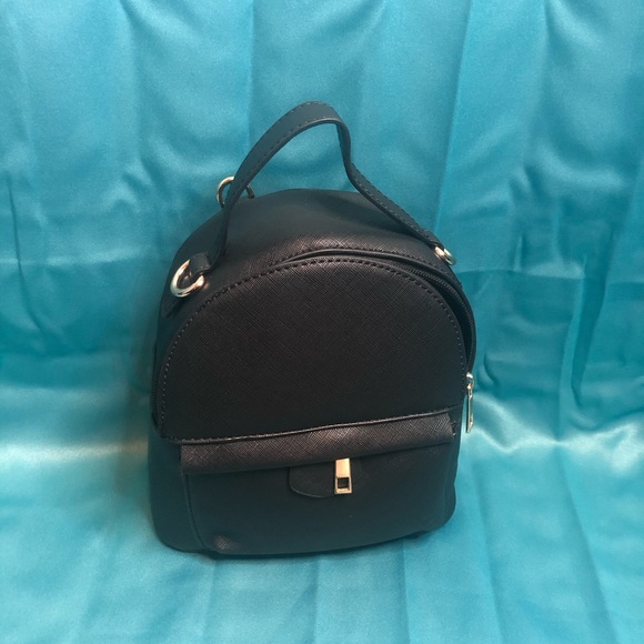 Purses - Picture 4 of 4